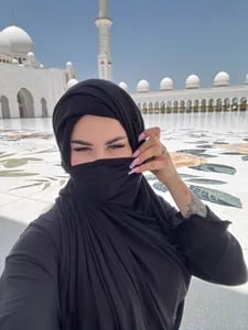 livesex.fan a.amina profile on OnlyFans in united-arab-emirates category