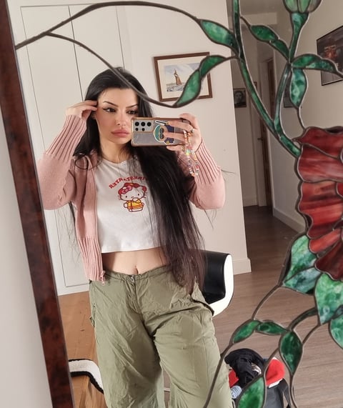 livesex.fan emiru profile on OnlyFans in findom category