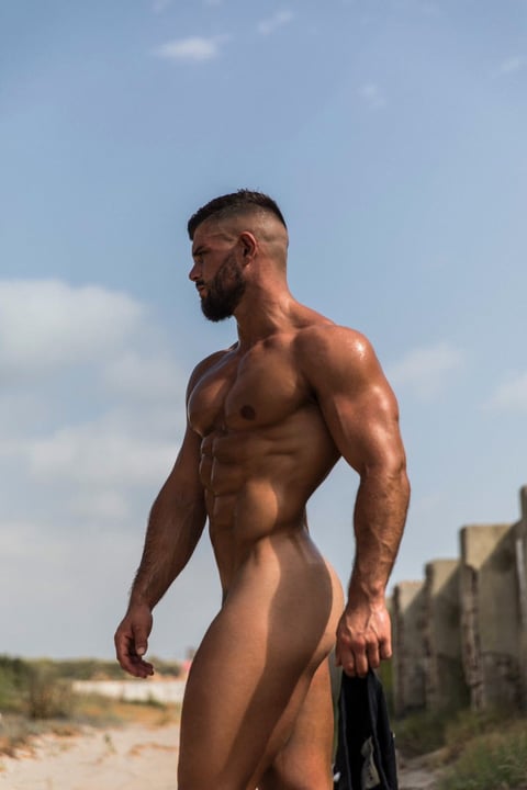 livesex.fan fabien26218780 profile on OnlyFans in hairy category