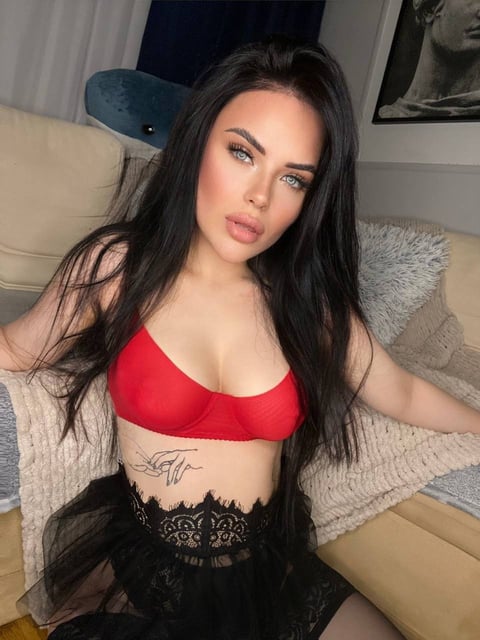 livesex.fan kylie.kylie profile on OnlyFans in flight-attendant-air-hostess category