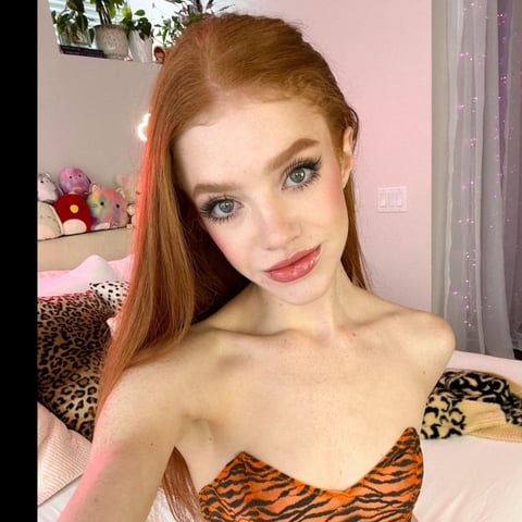 livesex.fan lilredzoe profile on OnlyFans in redhead-gingers category