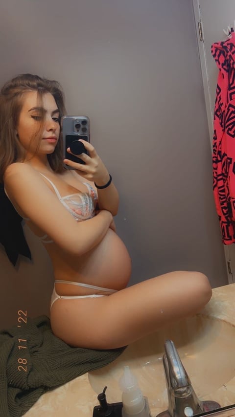 livesex.fan pregomama022023 profile on OnlyFans in pregnant category