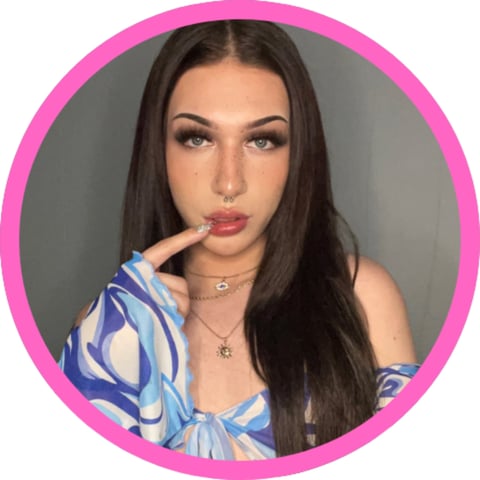 livesex.fan prettypinkuziii profile on OnlyFans in femboy category