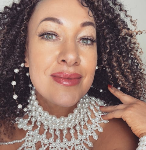 livesex.fan racheldolezal profile on OnlyFans in sexting-with-phone category