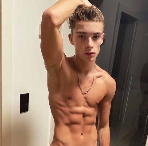 livesex.fan romeo_twink profile on OnlyFans in gay category