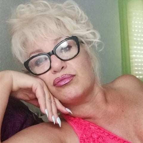 livesex.fan senorafina profile on OnlyFans in granny category