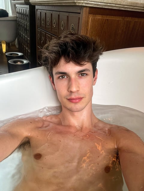 livesex.fan xanderboyx profile on OnlyFans in scotland category